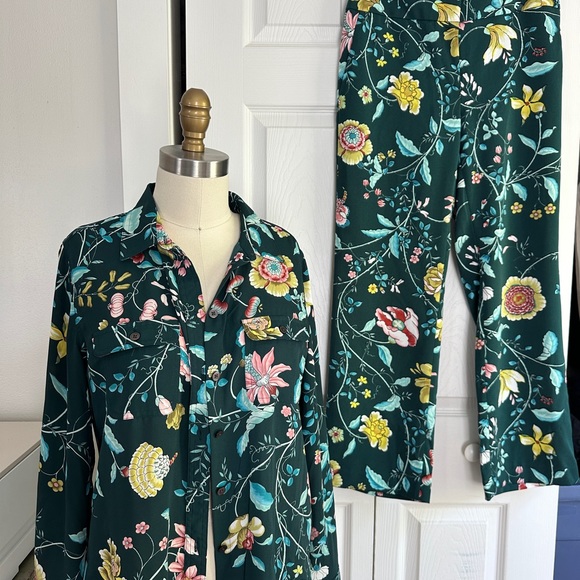 Ann Taylor Loft petite floral button down blouse - small - Picture 6 of 7